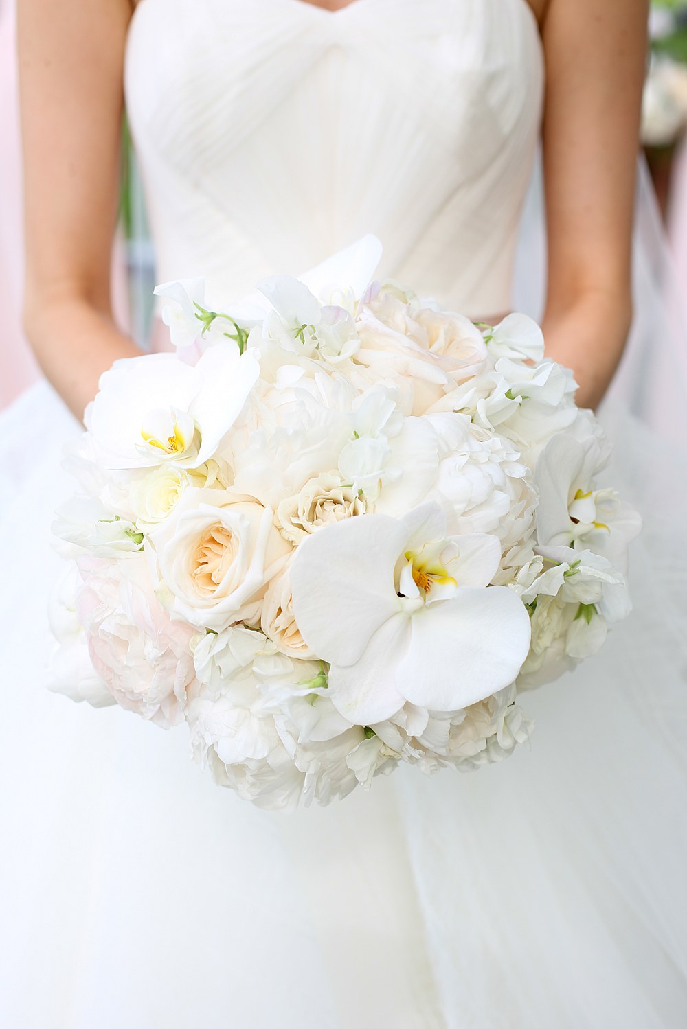 Timeless White and Neutral Bridal Bouquet Avant Gardenia